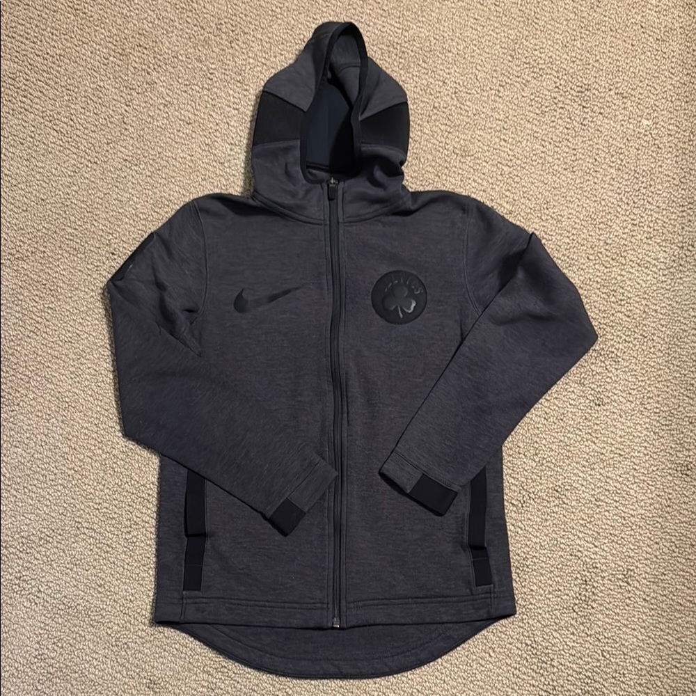 Nike Celtics Boys medium Gray Dri-FIT Hoodie